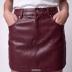 Jupe-short en similicuir bordeaux
