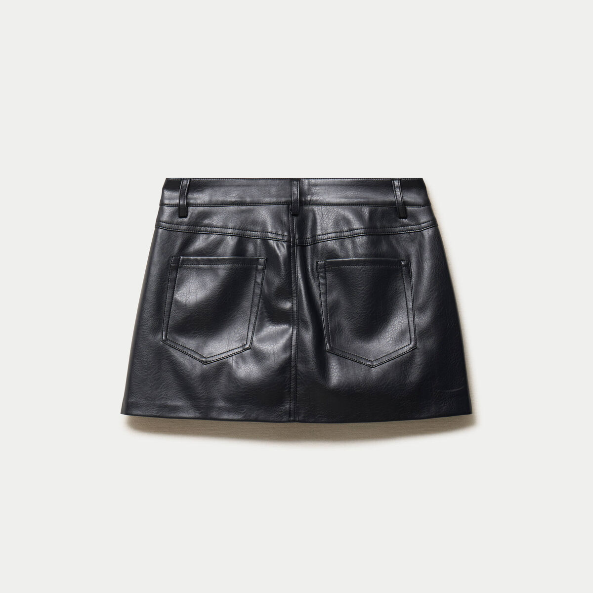 Jupe-short en similicuir noir