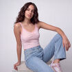 D&eacute;bardeur ajust&eacute; d&eacute;collet&eacute; dentelle rose clair