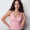 Top ajust&eacute; d&eacute;collet&eacute; sans manches rose