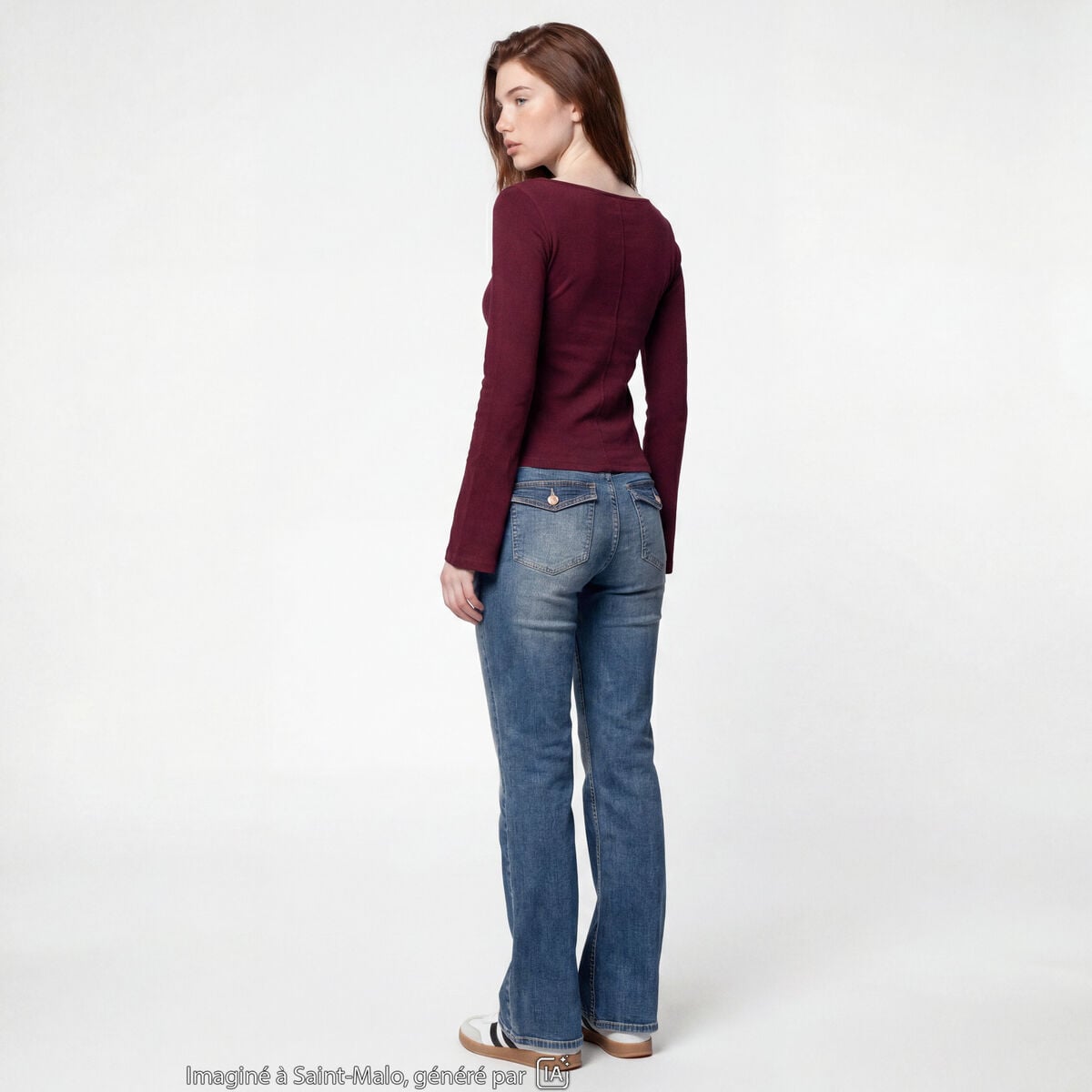 T-shirt cintr&eacute; col rond manches longues bordeaux