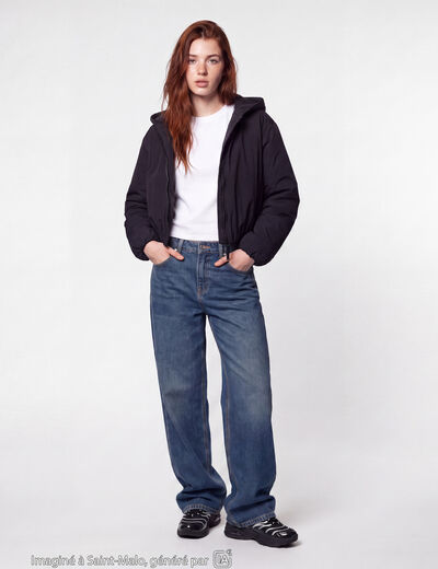 Blouson cropped &agrave; capuche bas resserr&eacute; noir