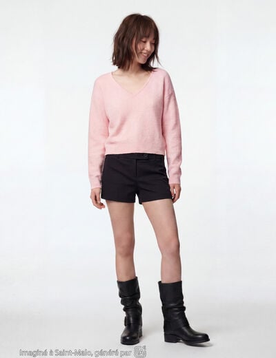 Short slim cigarette noir
