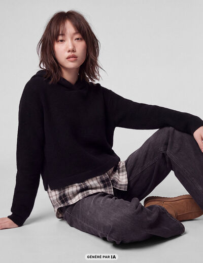 Pull bi-mati&egrave;re &agrave; capuche noir