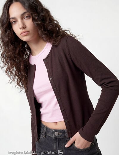 Gilet ajust&eacute; col rond manches longues marron fonc&eacute;