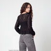 Chemise cintr&eacute;e dentelle col en V noir