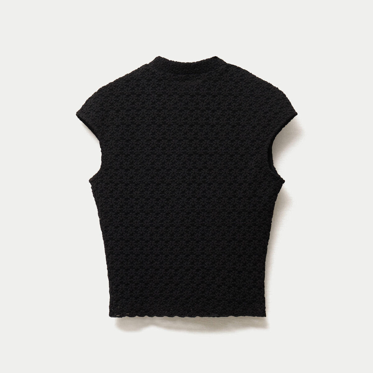 Top ajust&eacute; col mao manches courtes noir ado