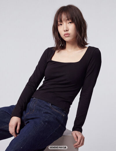T-shirt ajust&eacute; d&eacute;collet&eacute; manches longues noir