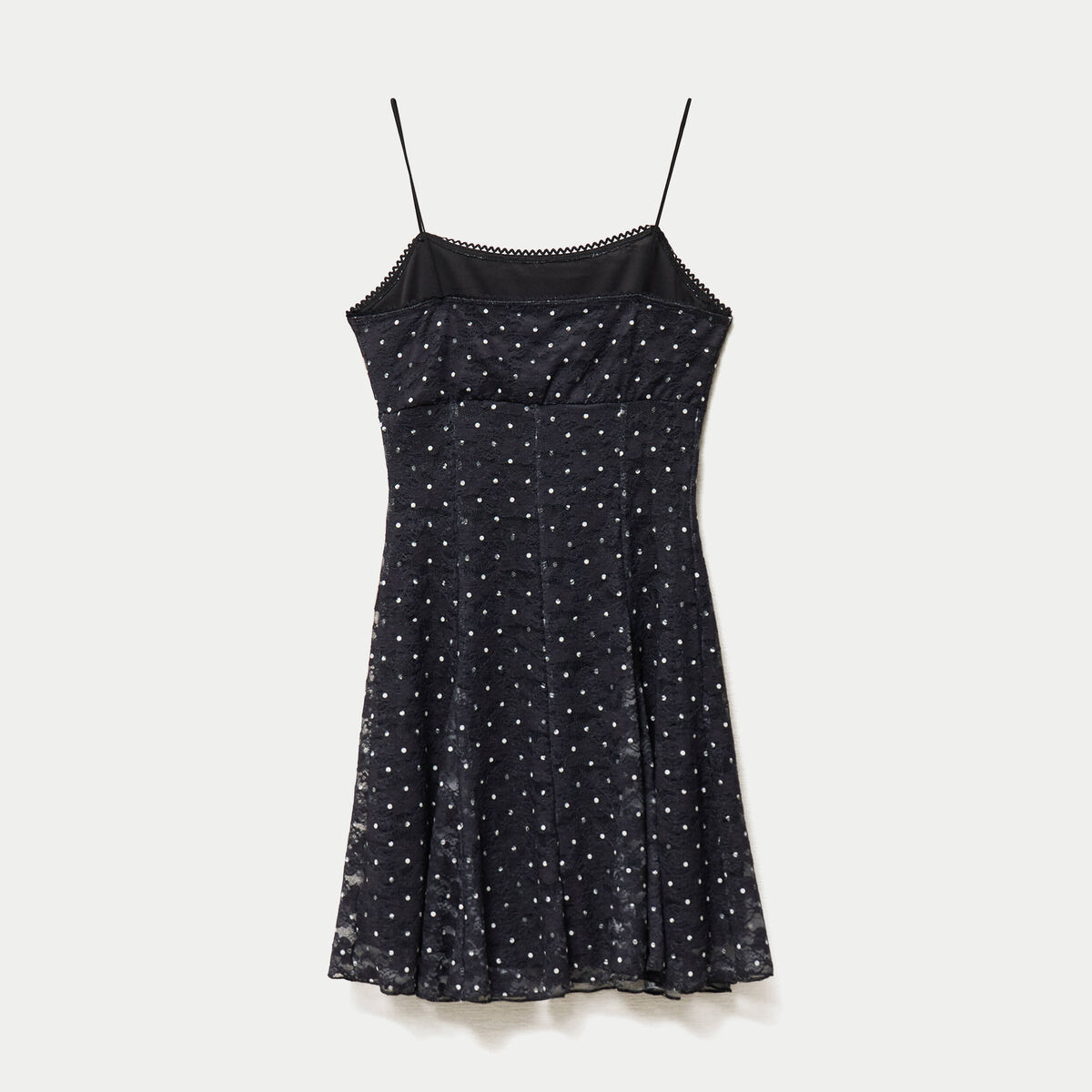 Robe fines bretelles col coeur dentelle noir ado