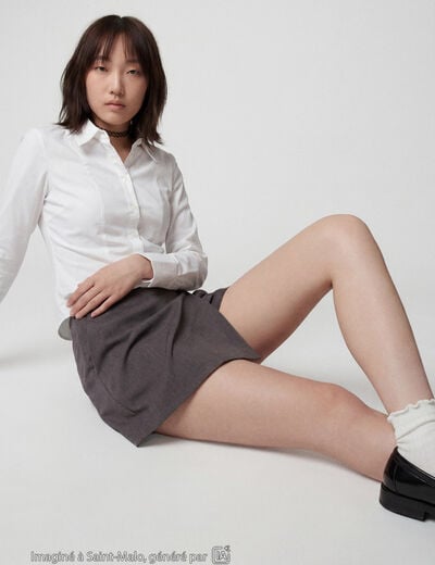 Jupe-short taille haute avec ceinture gris fonc&eacute;