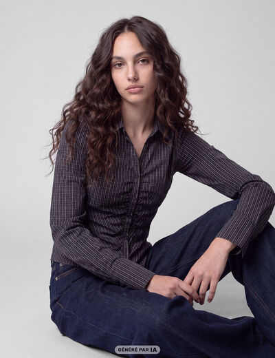 Chemise cintr&eacute;e manches longues noir