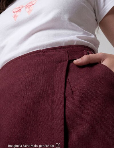 Jupe-short taille haute avec ceinture bordeaux