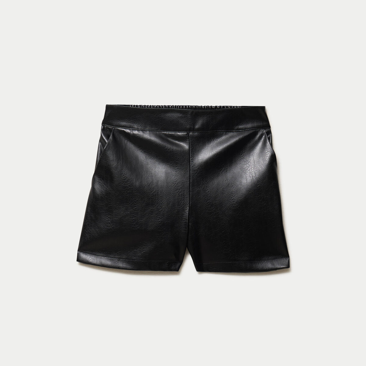 Short taille haute en similicuir noir