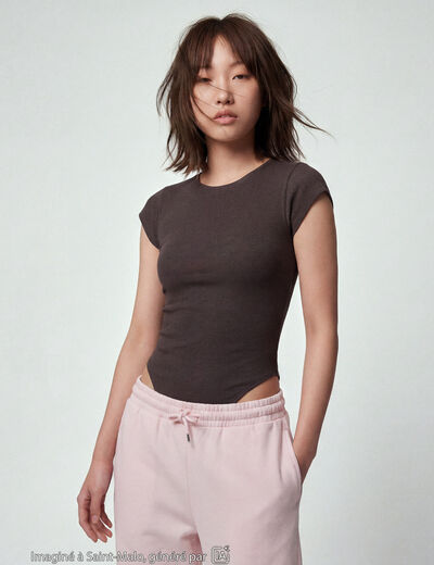Body ajust&eacute; col rond manches courtes gris