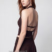 Top ajust&eacute; cropped d&eacute;collet&eacute; dos marron fonc&eacute; ado