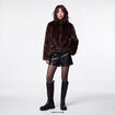 Manteau droit court fausse fourrure marron fonc&eacute;