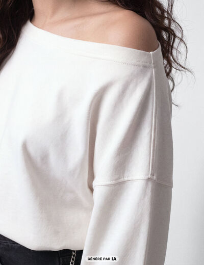 T-shirt cropped bas resserr&eacute; ecru