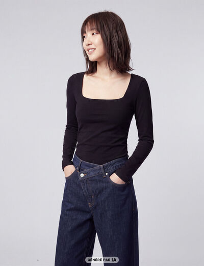 T-shirt ajust&eacute; d&eacute;collet&eacute; manches longues noir