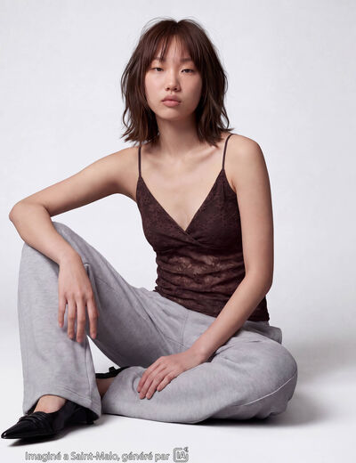 Top ajust&eacute; d&eacute;collet&eacute; sans manches marron fonc&eacute;
