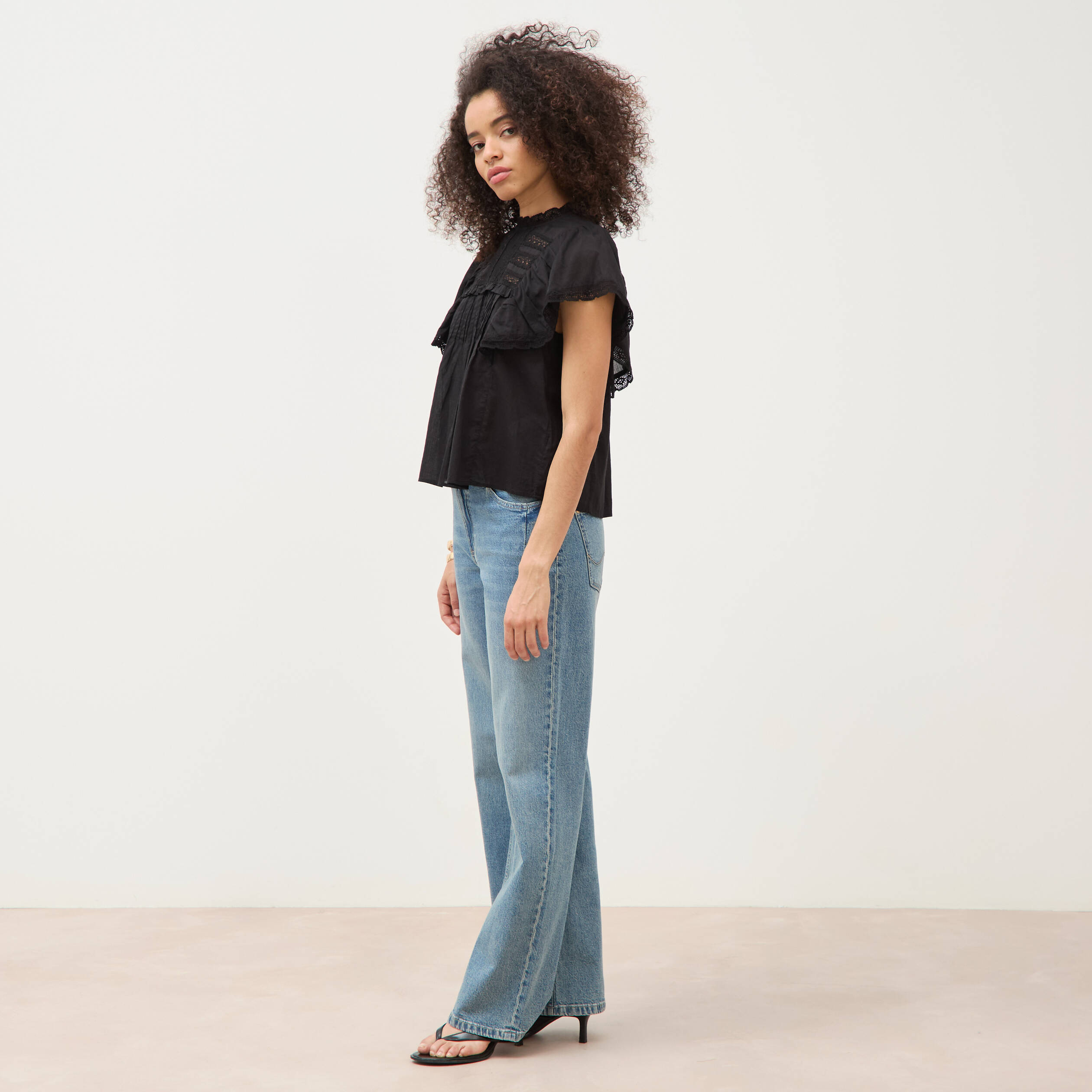 Blouse ample col montant manches courtes noir femme