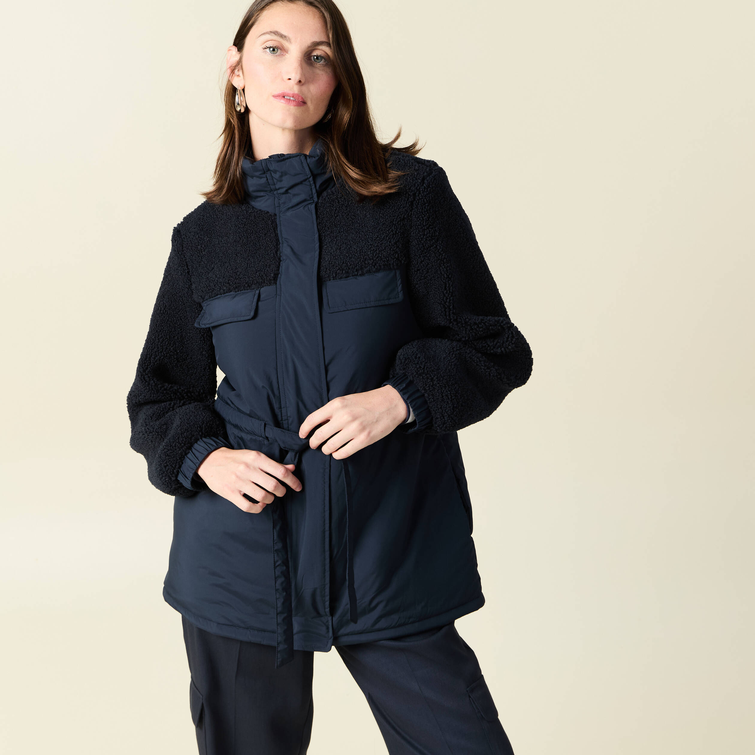 Manteau manches sherpa bleu marine femme