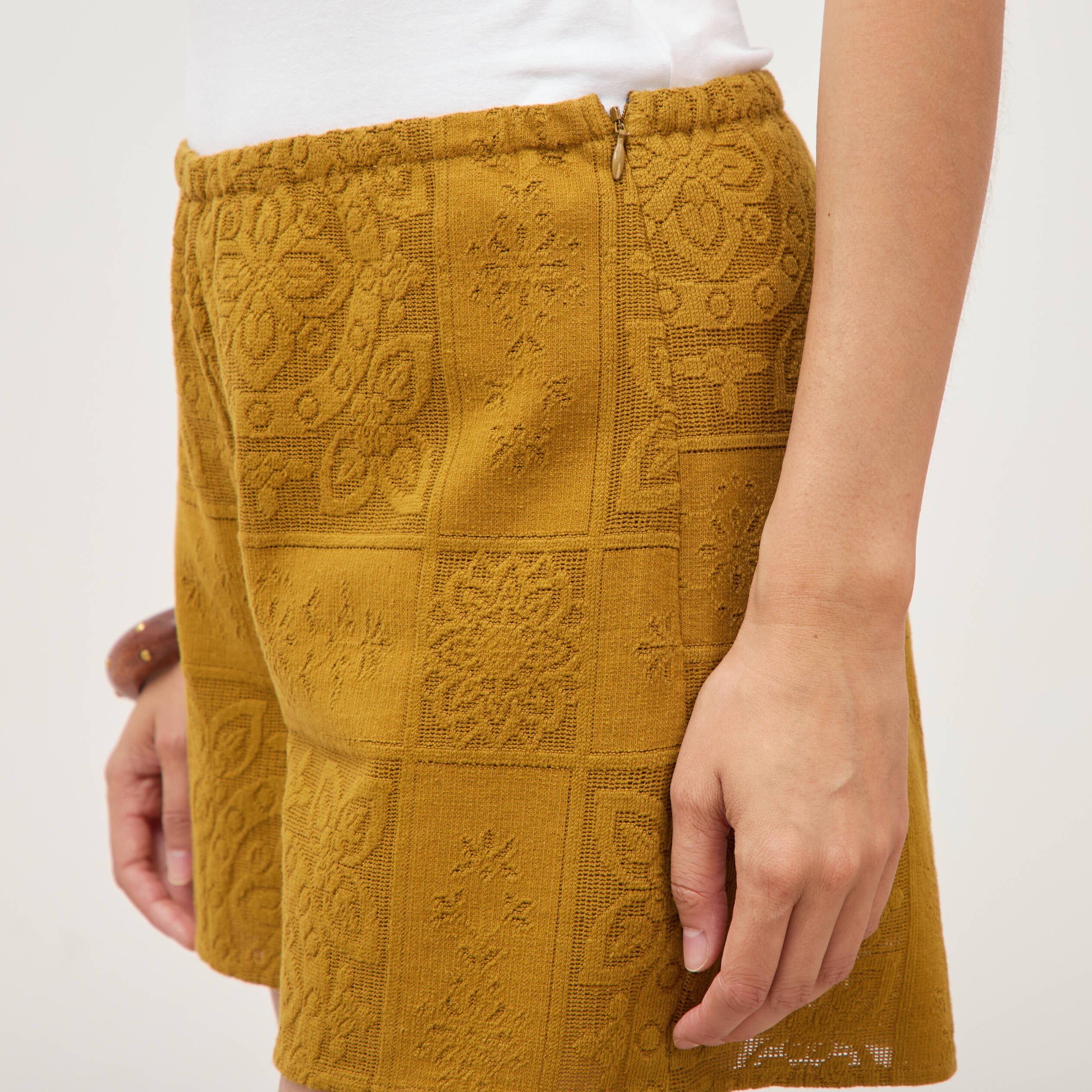 Short taille standard en dentelle vert olive femme