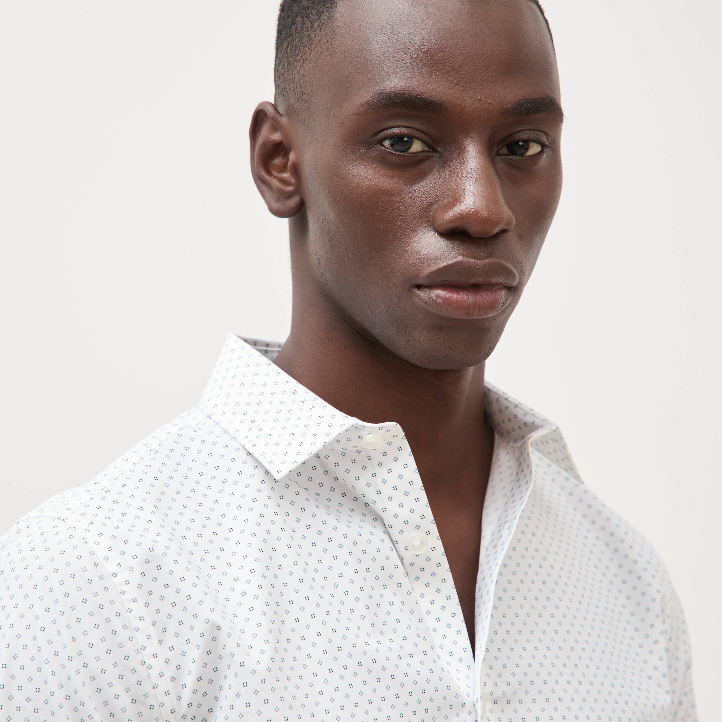 Chemise cintr&eacute;e en coton manches longues bleu homme