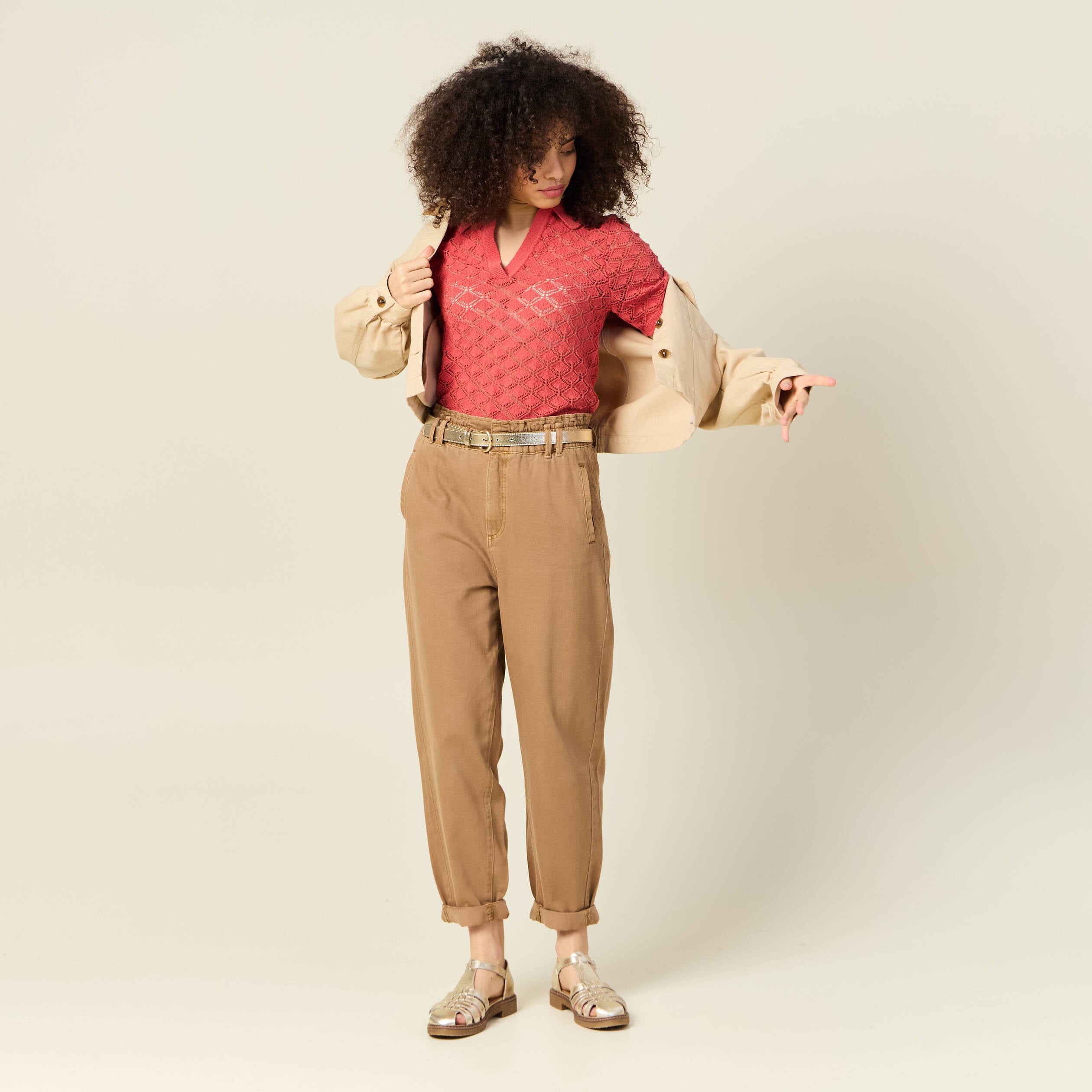 Pull manches courtes ajour&eacute; rouge femme