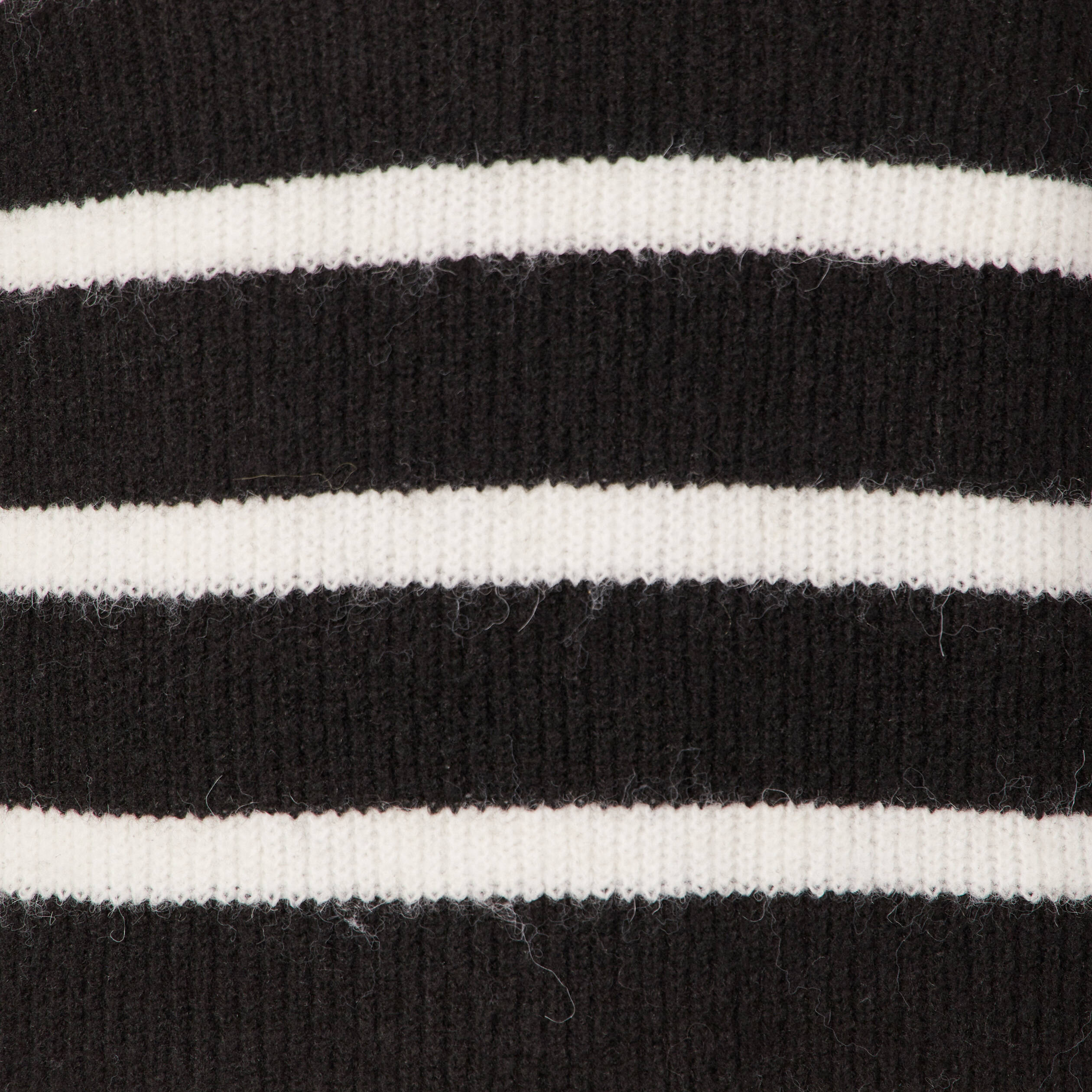 Pull droit court sans manches col v noir femme