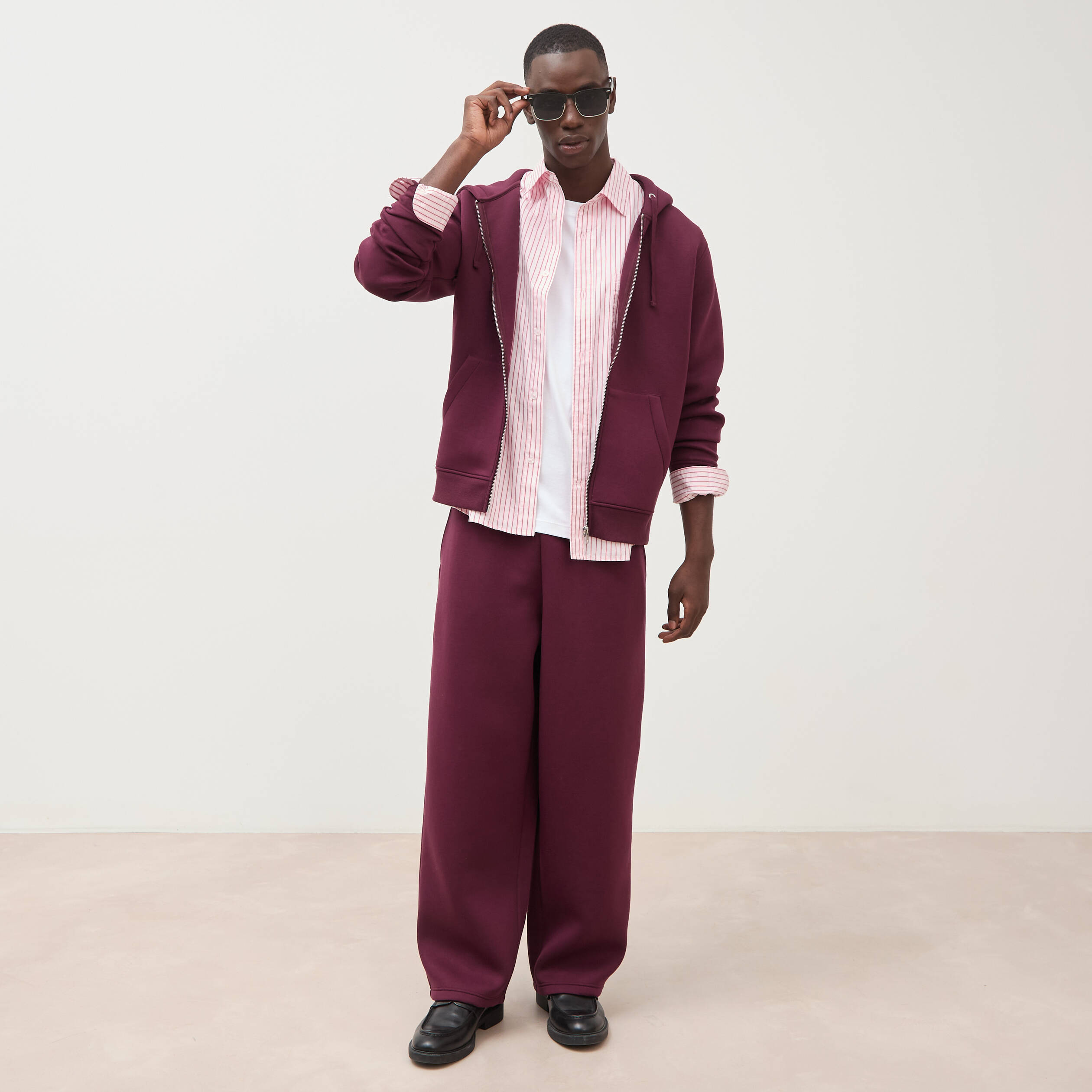Sweat ample &agrave; capuche manches longues prune homme