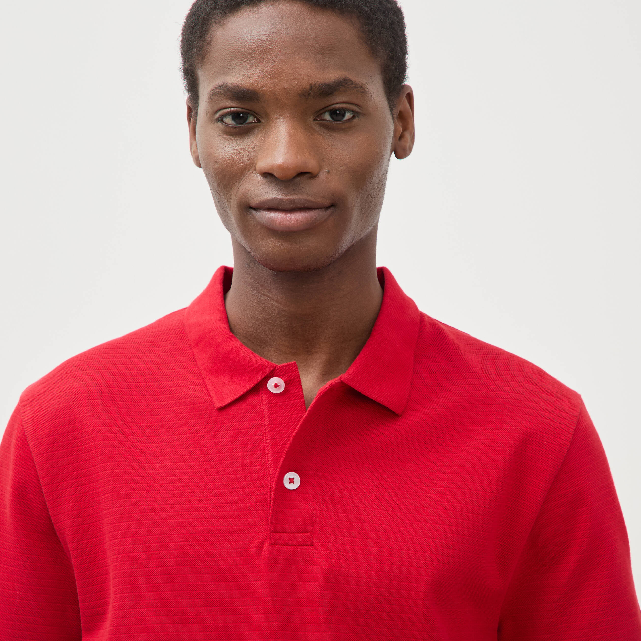Polo cintr&eacute; en coton manches courtes rouge homme