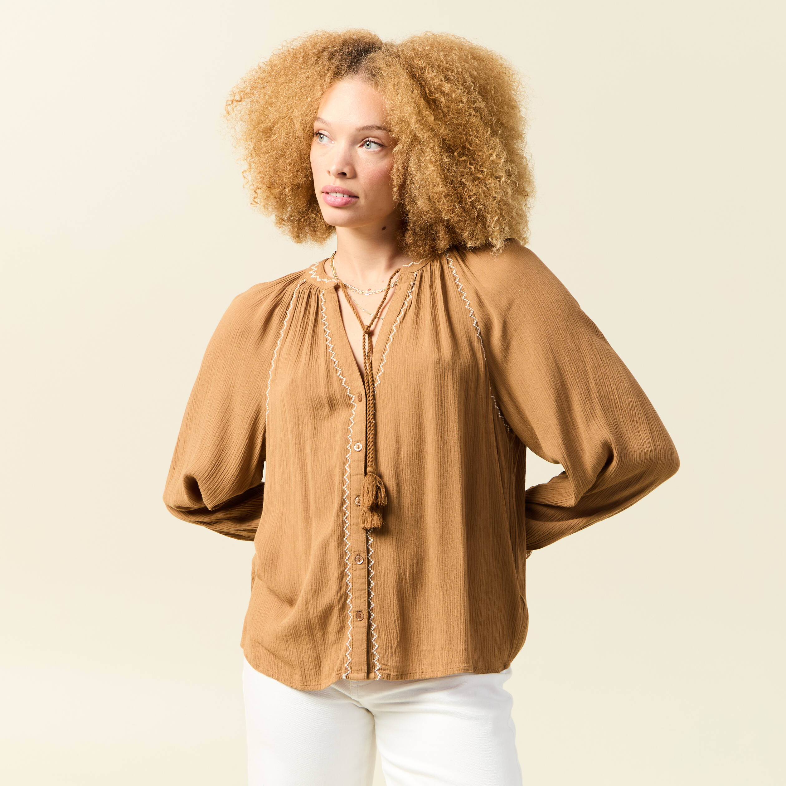 Chemise manches longues col tunisien marron clair femme
