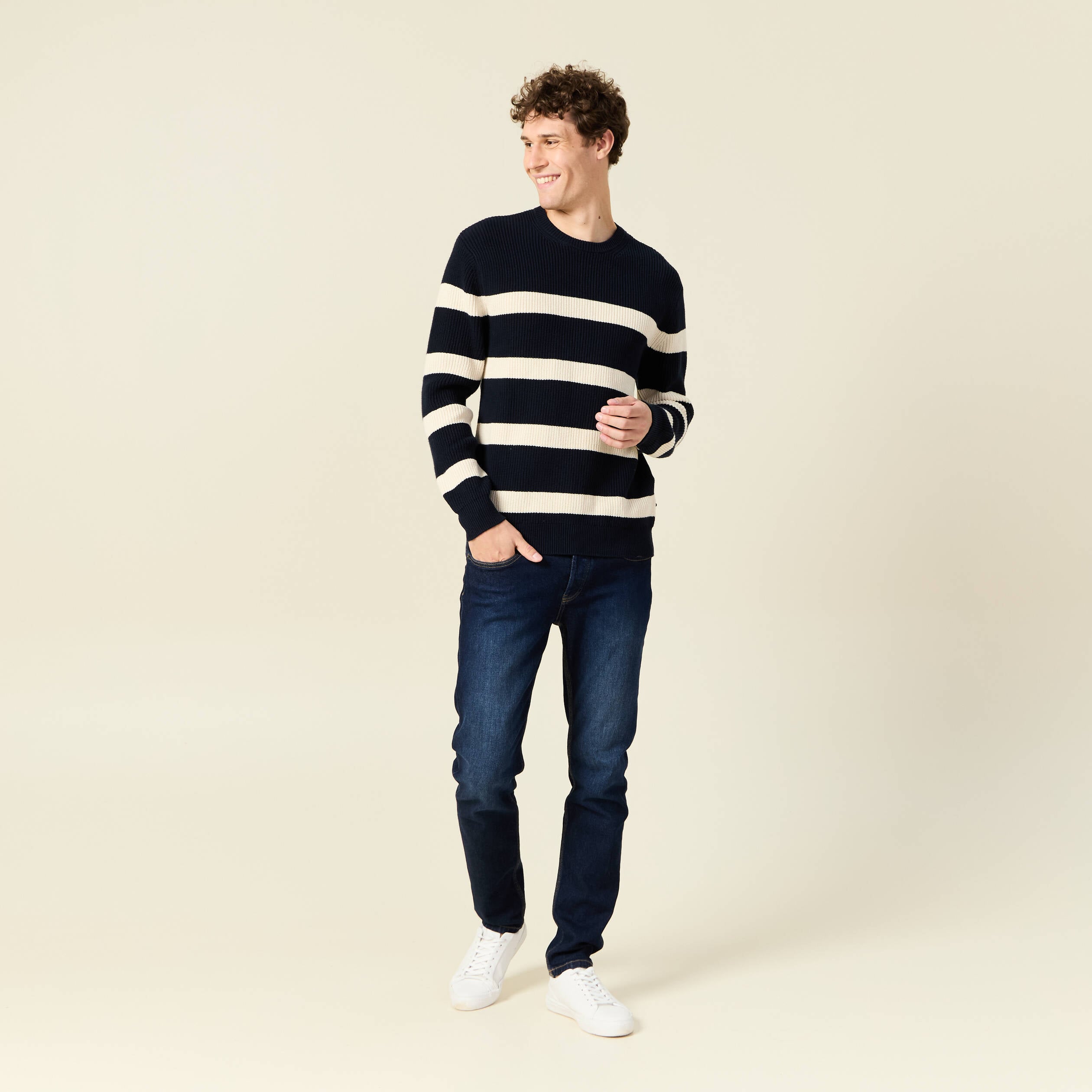 Pull manches longues bleu fonc&eacute; homme