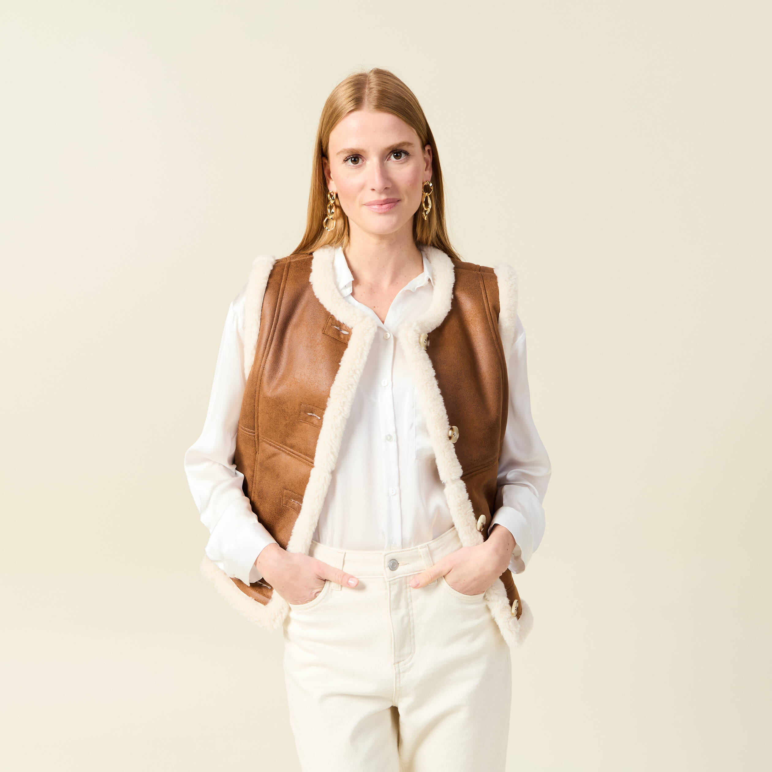 Veste su&eacute;dine sans manches marron femme