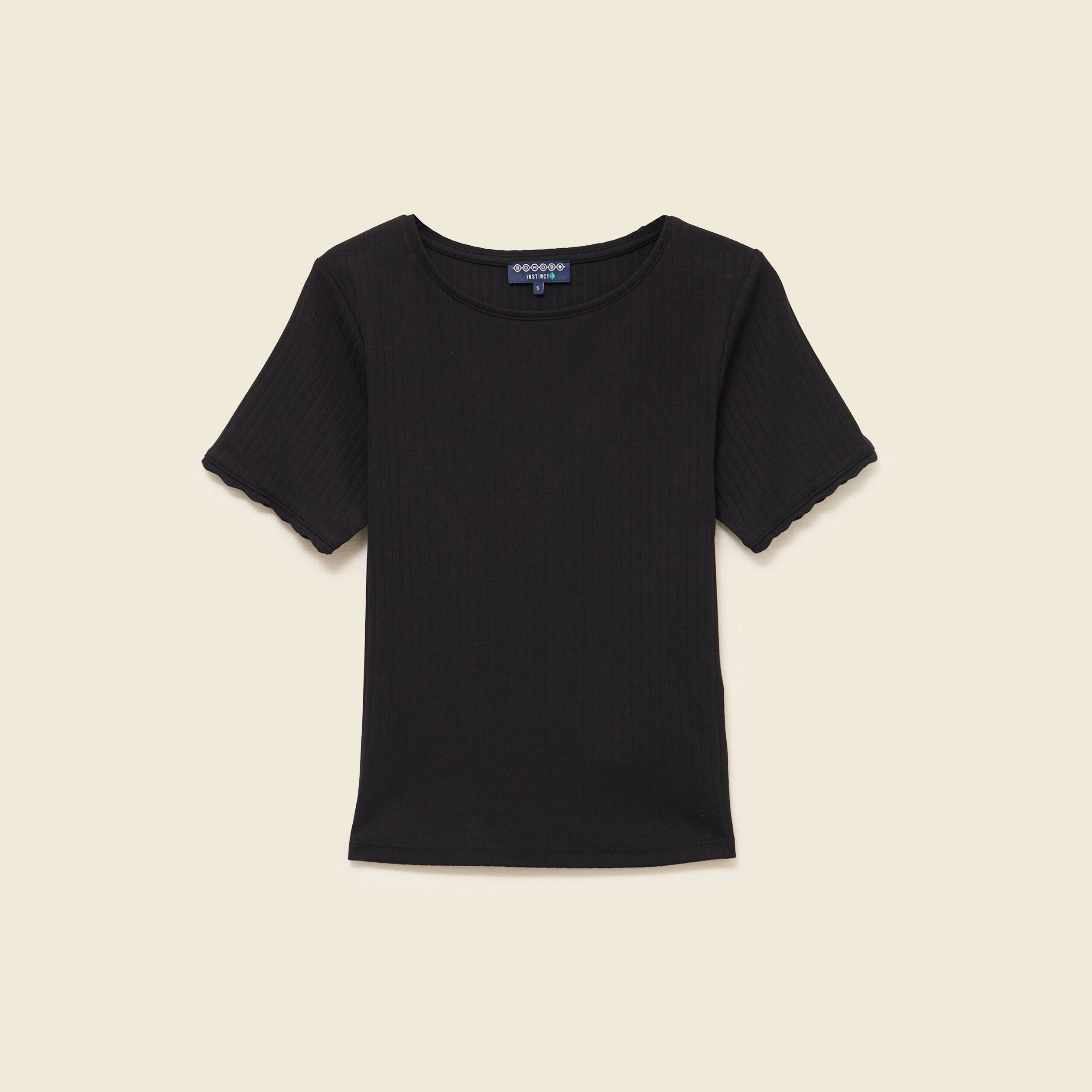 T-shirt manches courtes c&ocirc;tel&eacute; noir femme