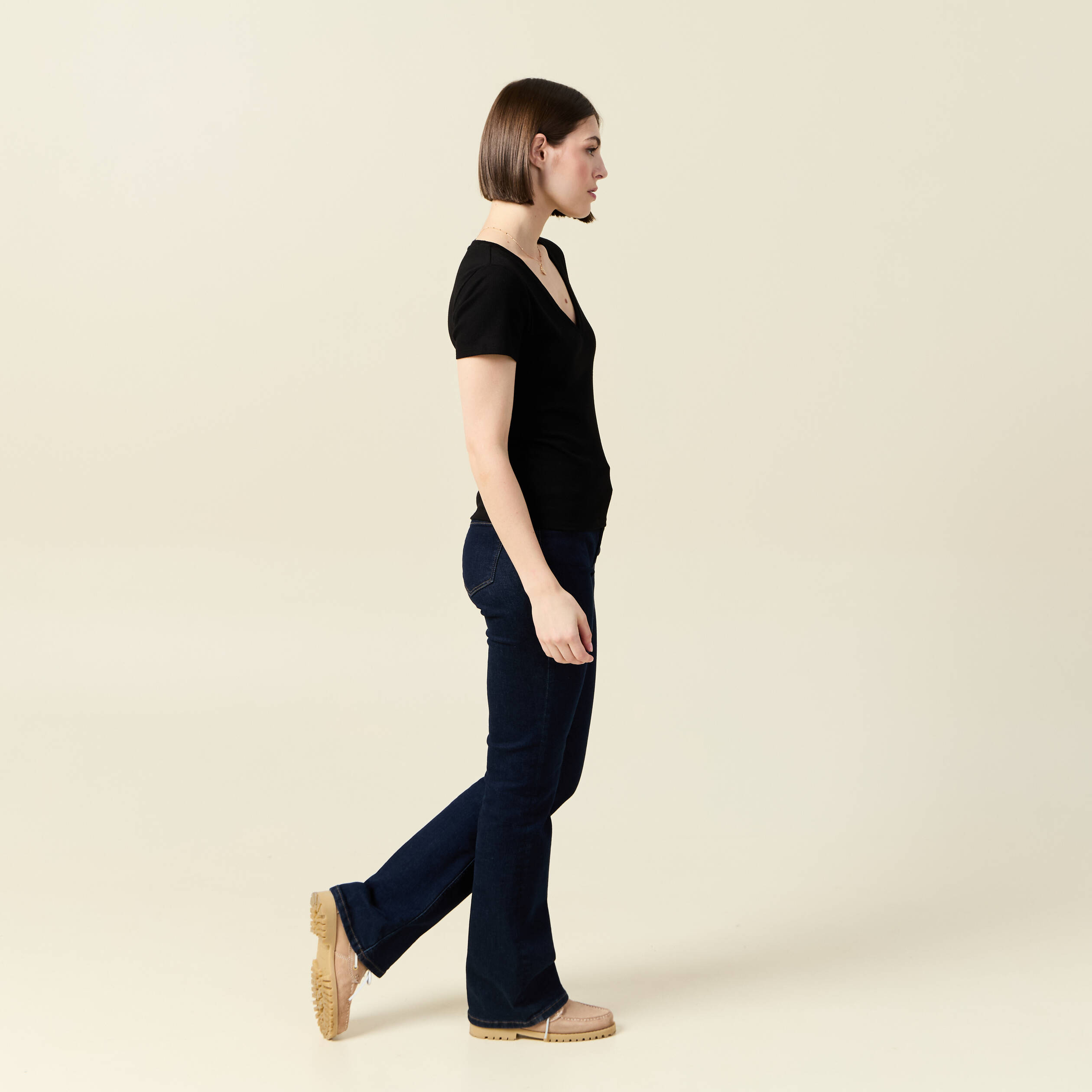 short ajuste col v manches courtes noir femme Short ajusté col V manches courtes noir femme