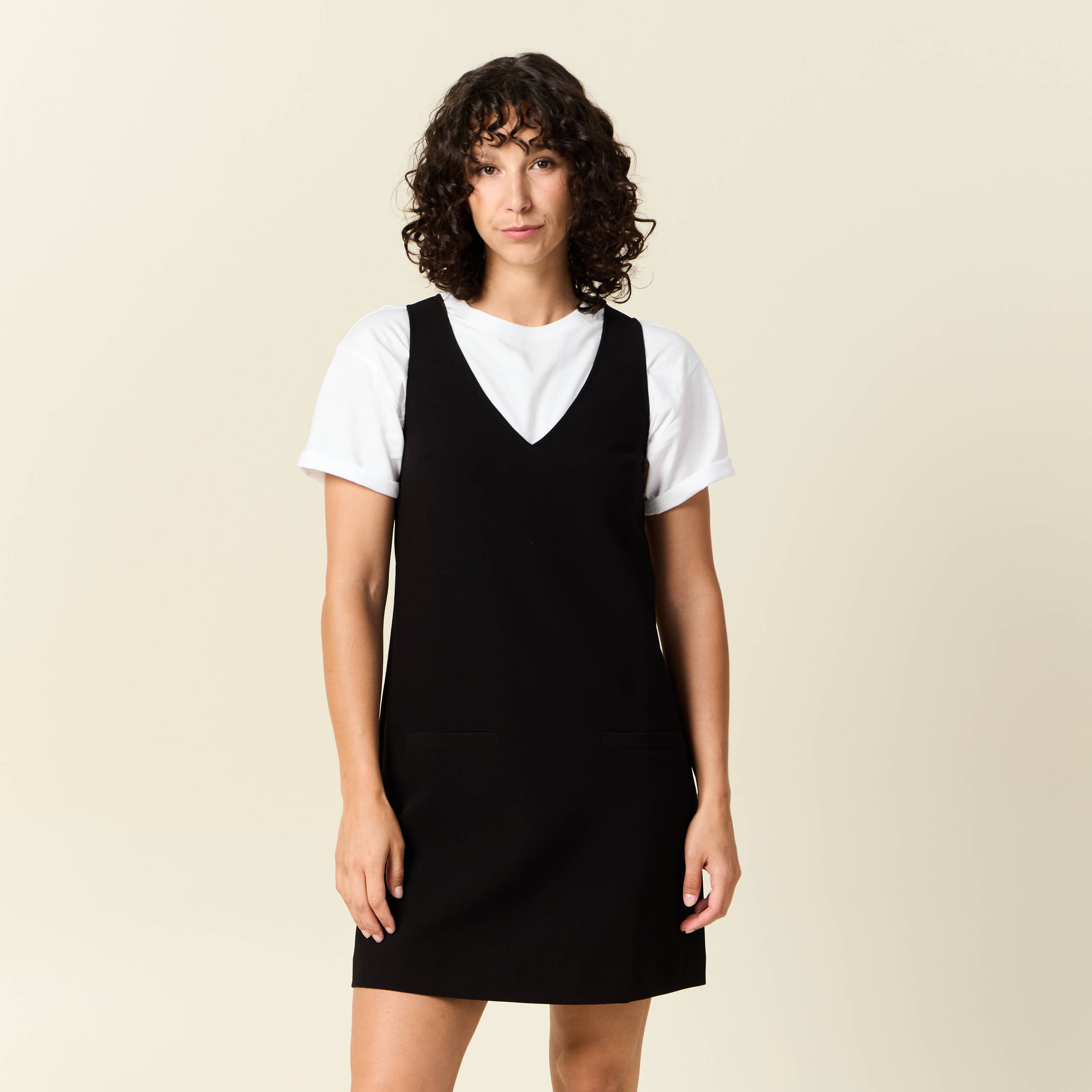 Robe chasuble trap&egrave;ze noir femme