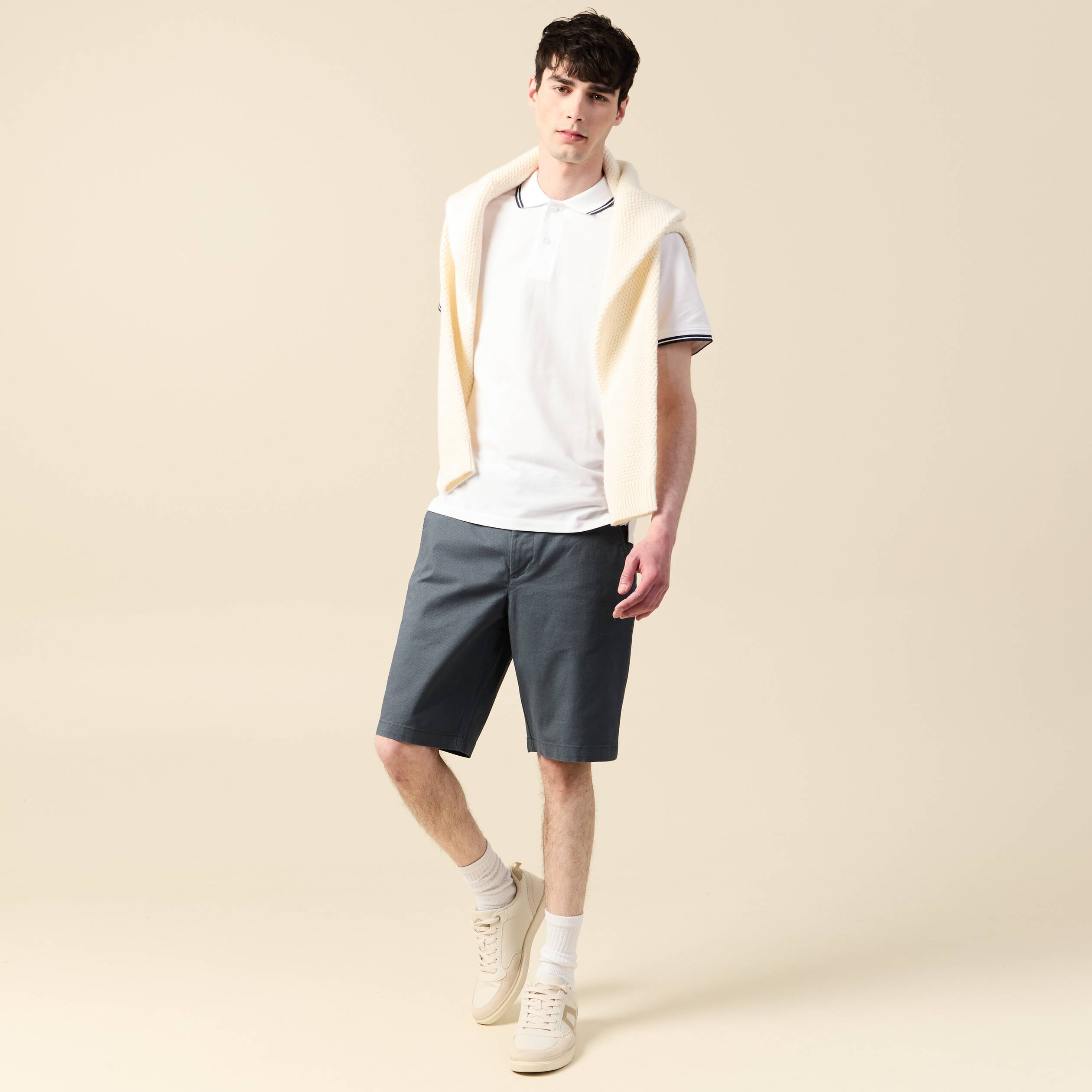 Polo cintr&eacute; en coton manches courtes blanc homme