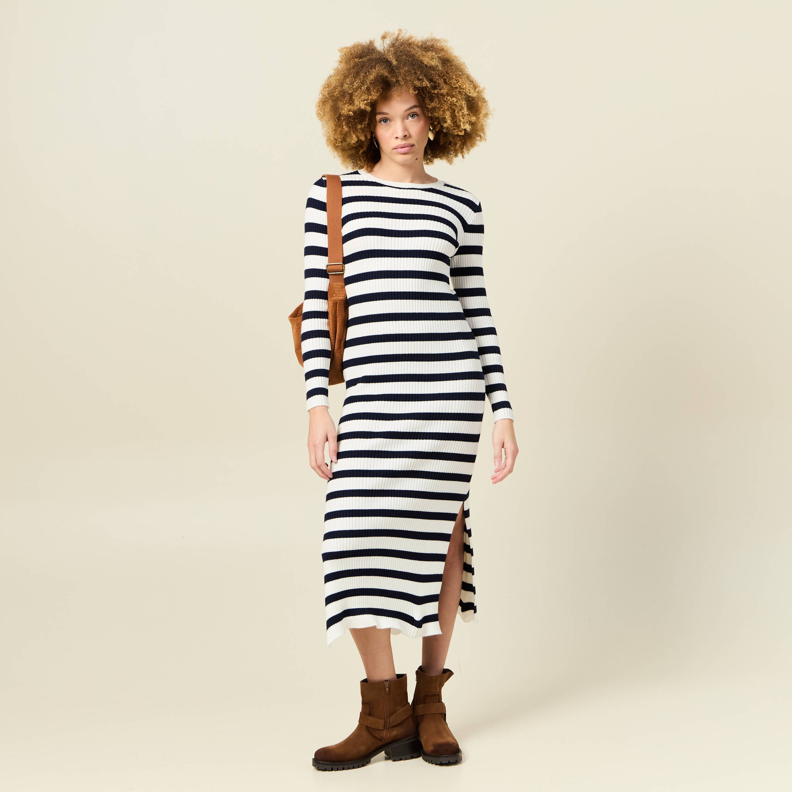 Robe tricot longue ajust&eacute;e bleu marine femme