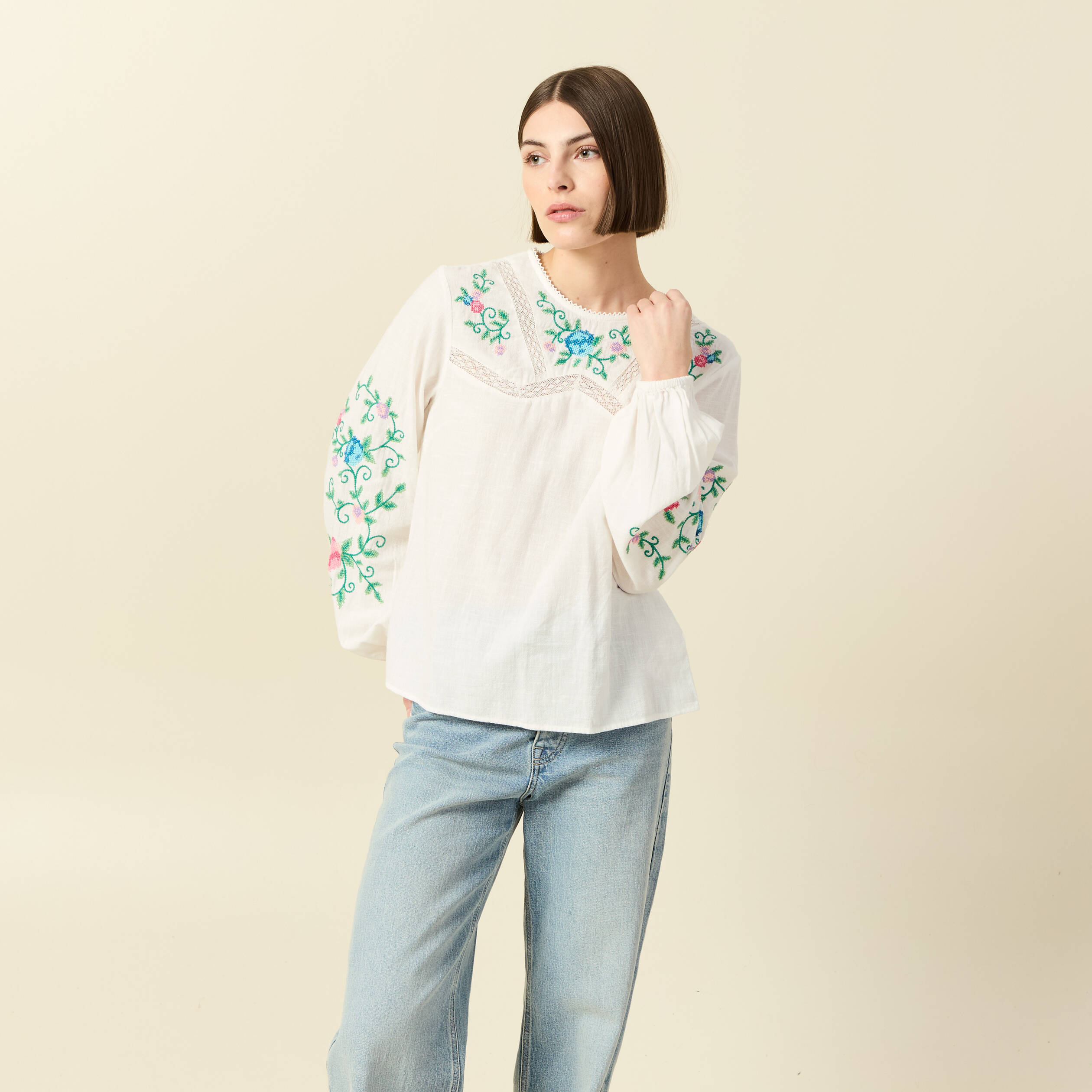 Chemise bord&eacute;e en coton manches longues ecru femme