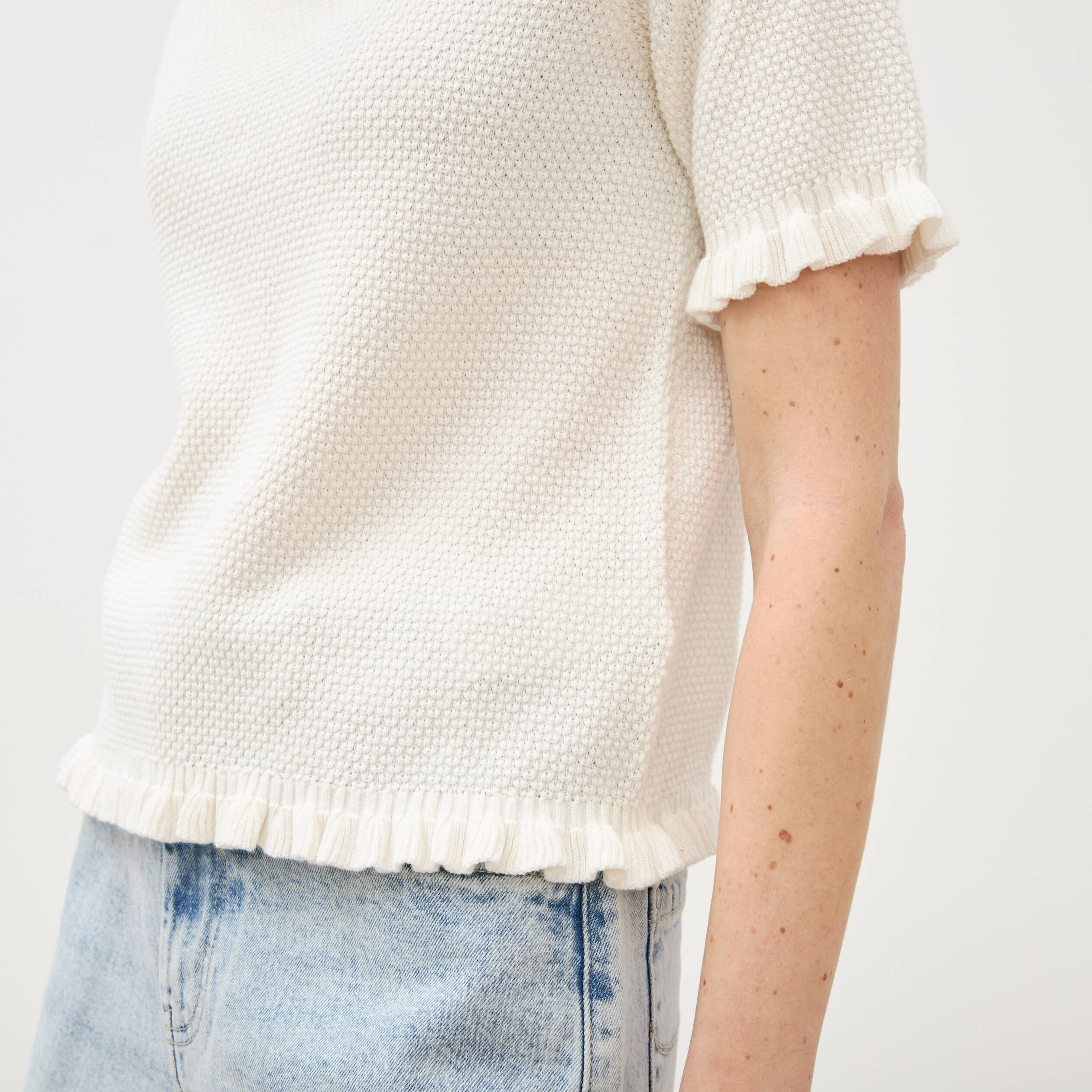 Pull droit court en coton ecru femme