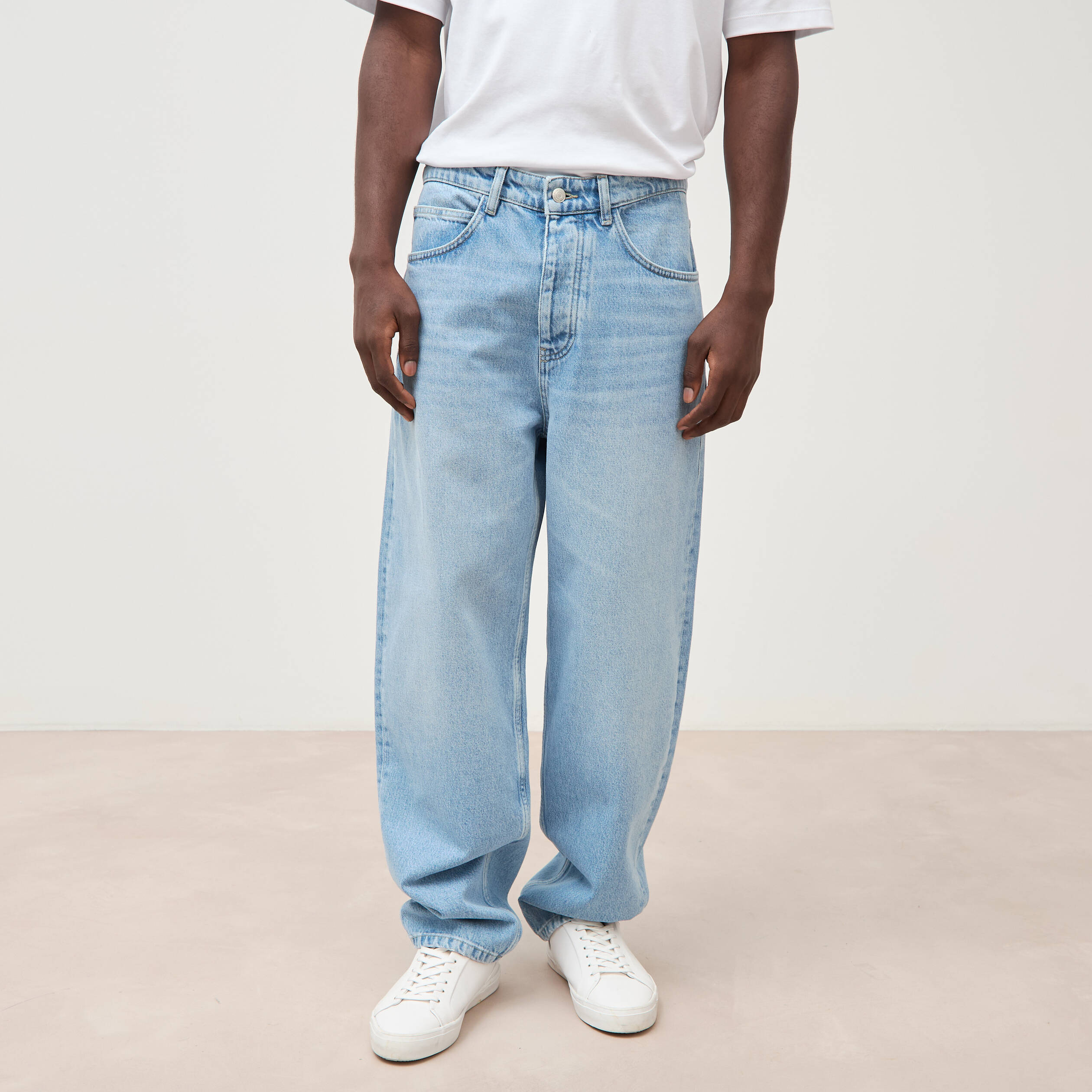 Jeans large longueur 32 en coton denim bleach homme