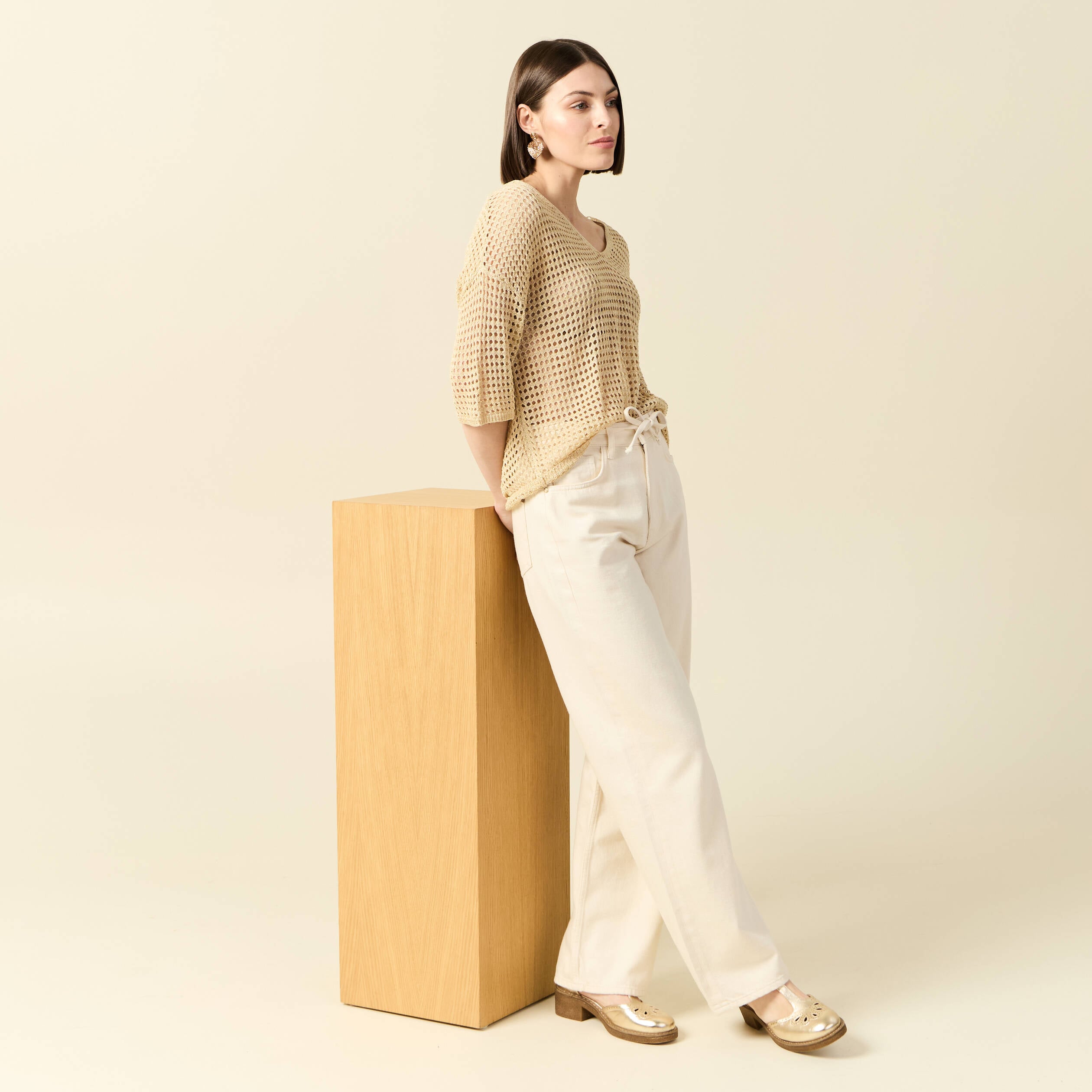 Pull manches courtes ajour&eacute; creme femme