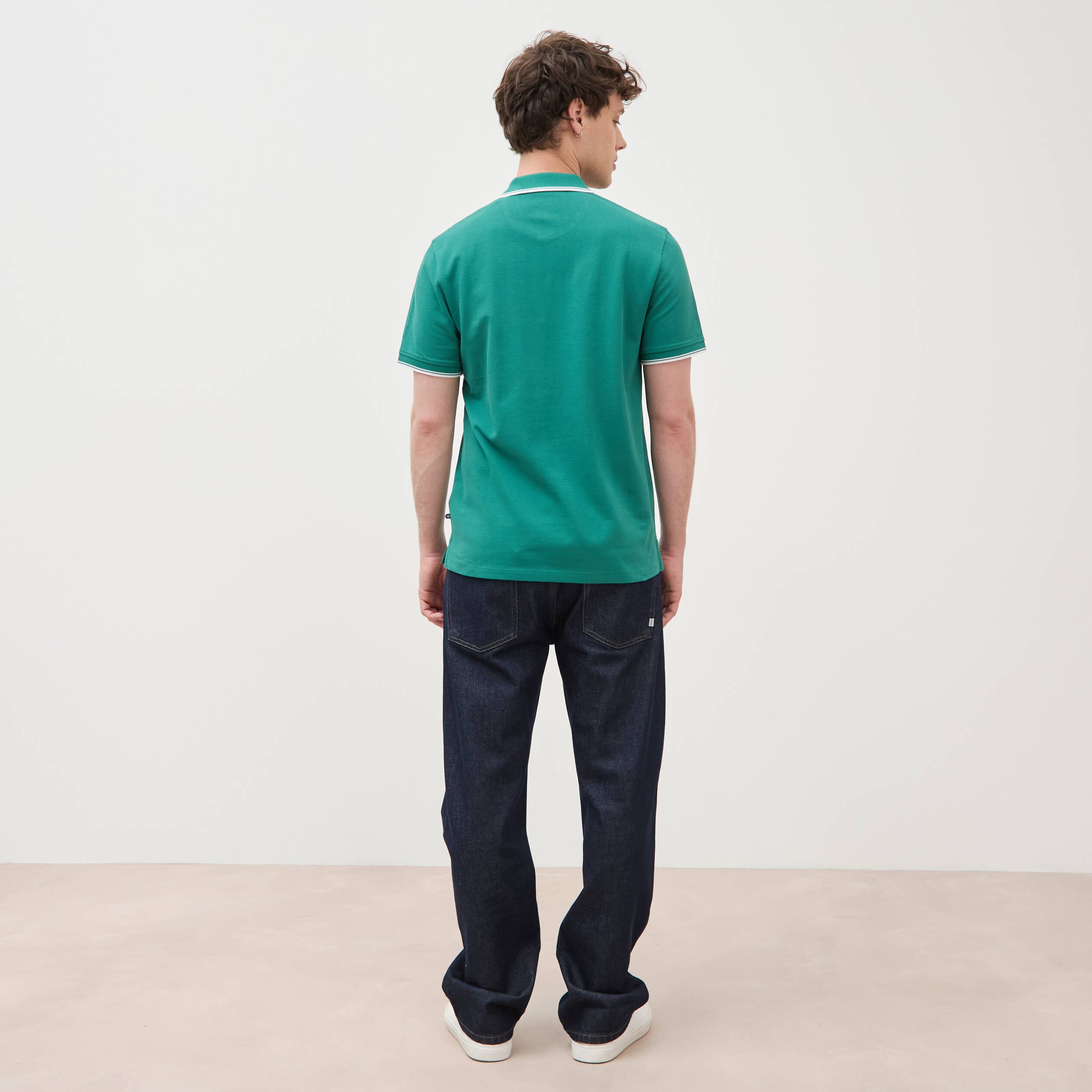 Polo cintr&eacute; en coton manches courtes vert &eacute;meraude homme