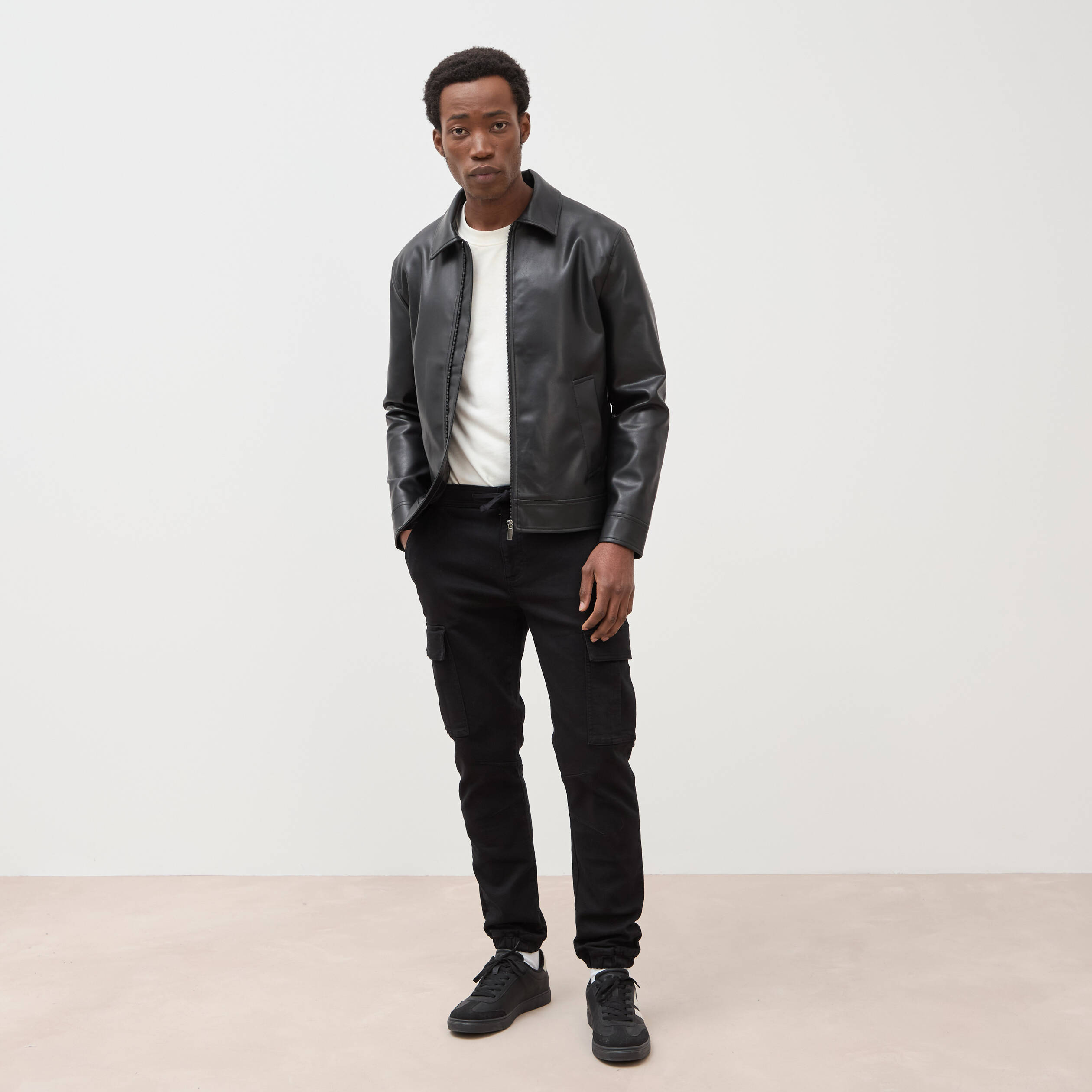 Pantalon battle bas resserr&eacute; noir homme