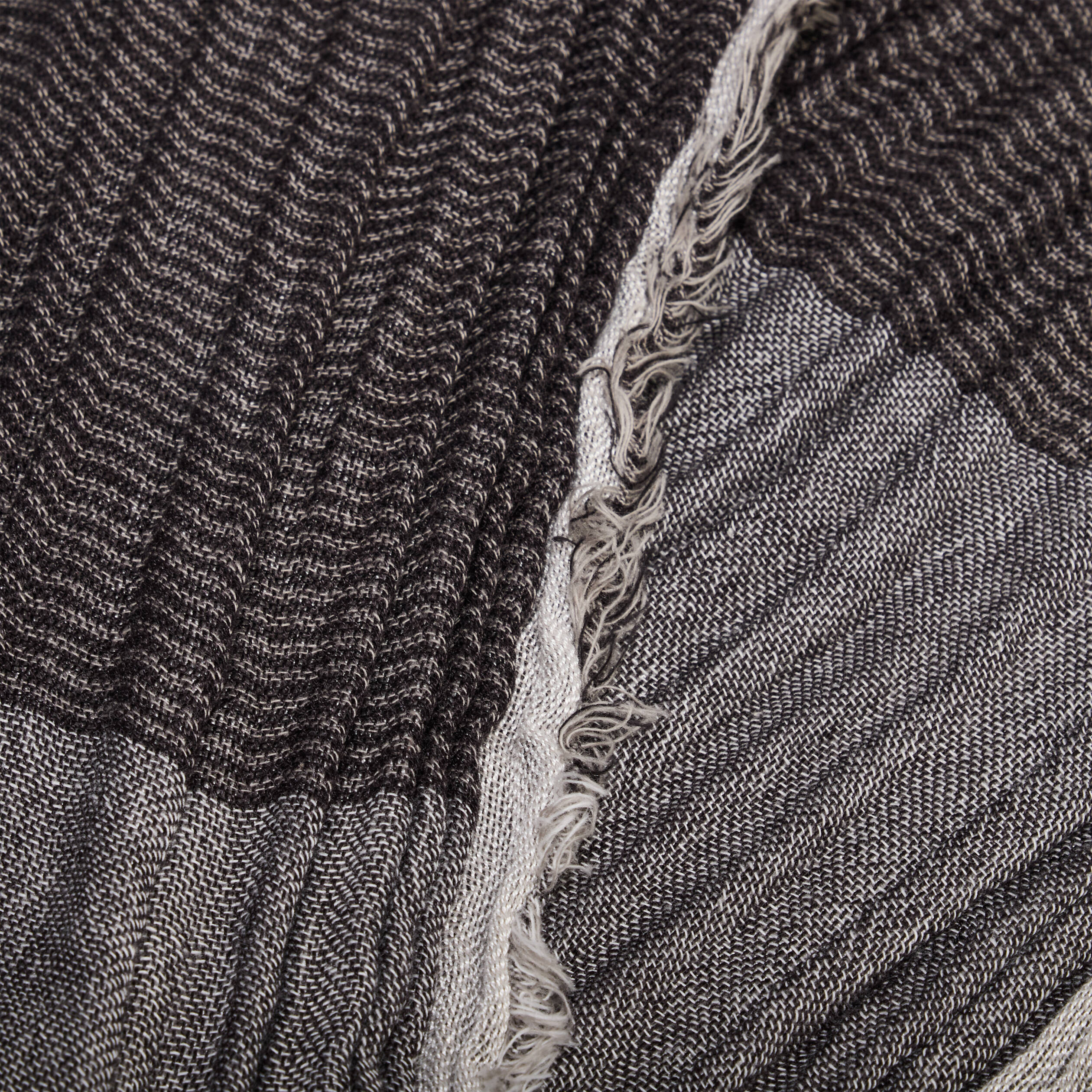 Foulard froiss&eacute; noir homme