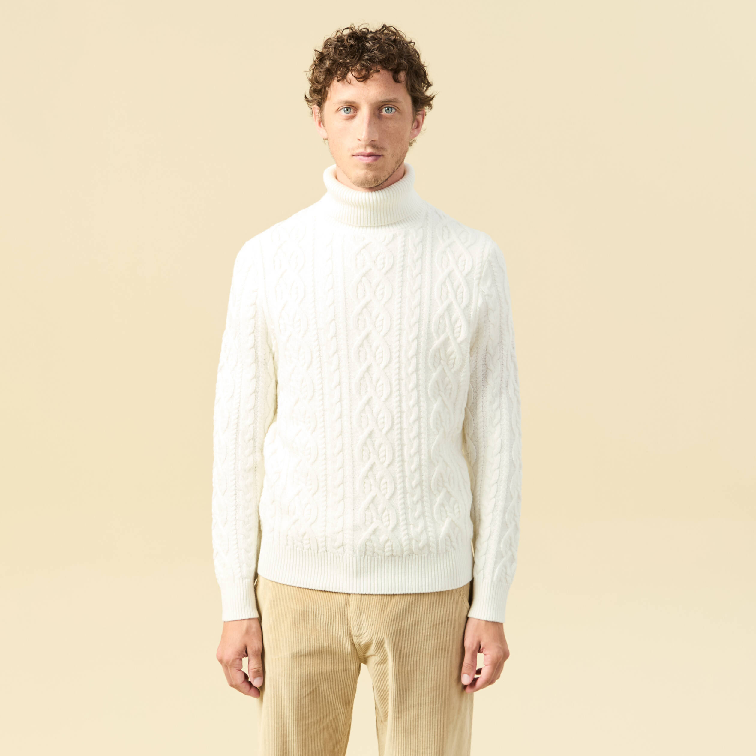 Tricot col montant ecru homme