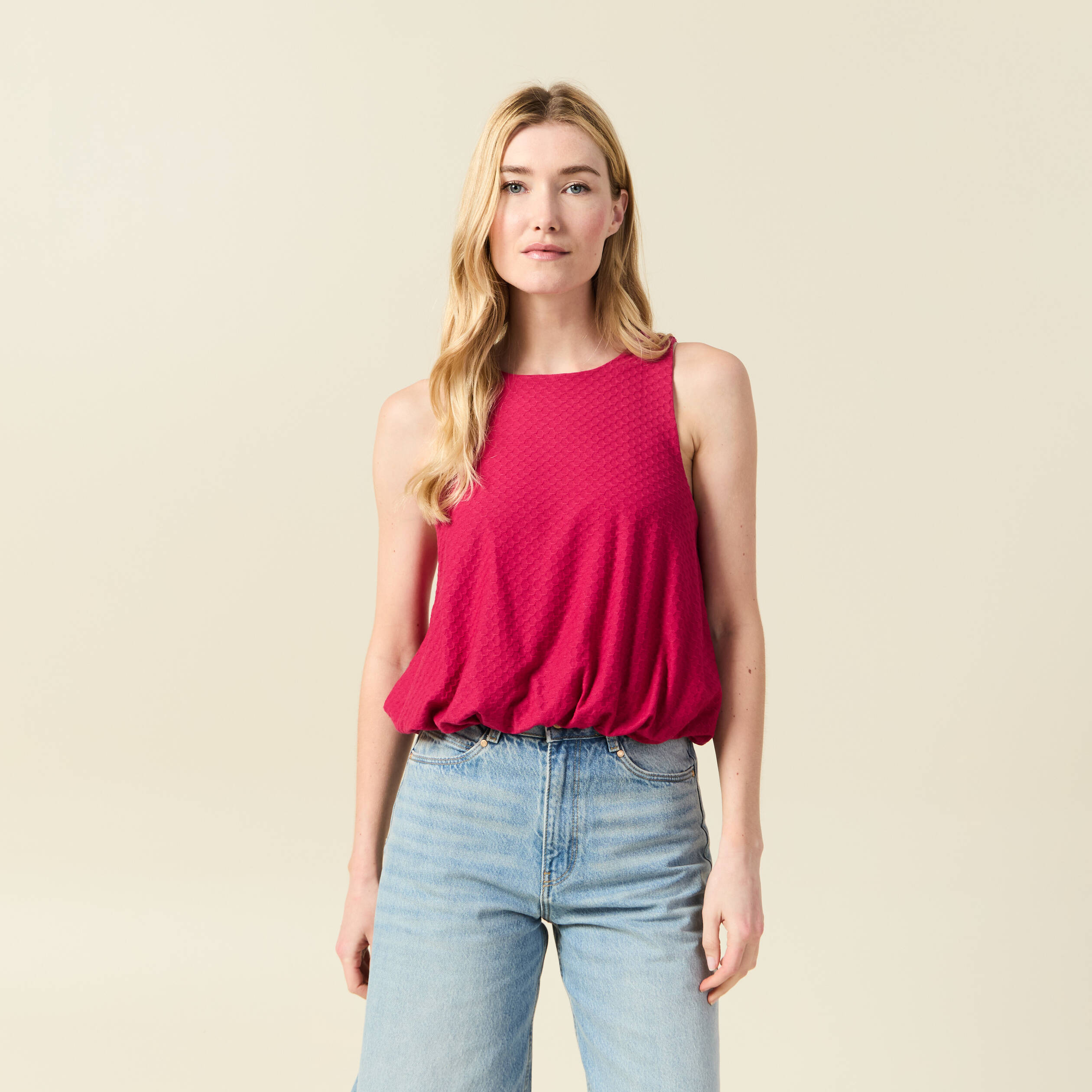 D&eacute;bardeur sans manches rose framboise femme
