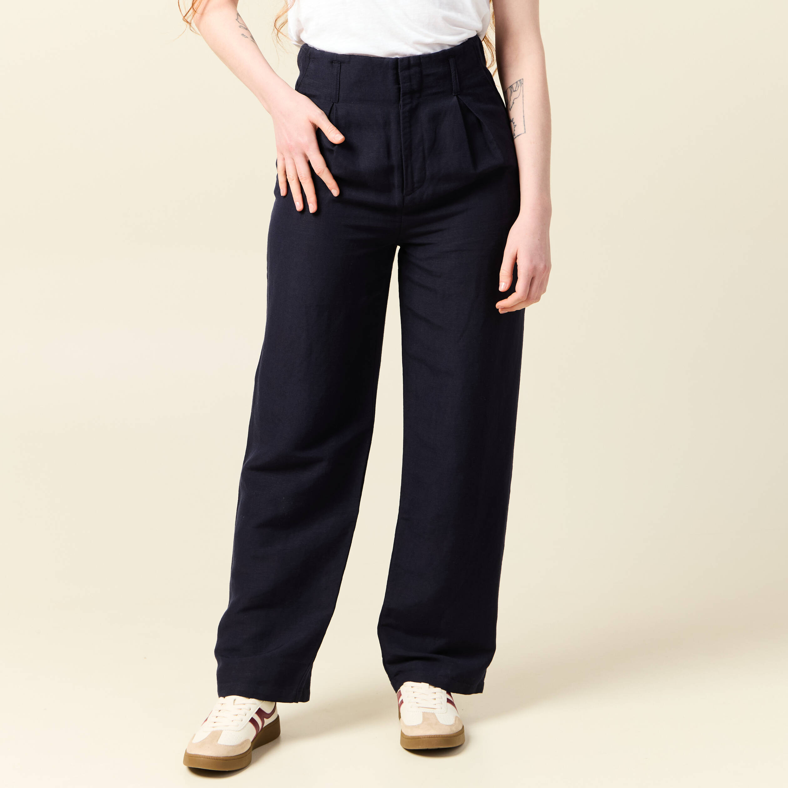 Pantalon large &agrave; pinces bleu fonc&eacute; femme