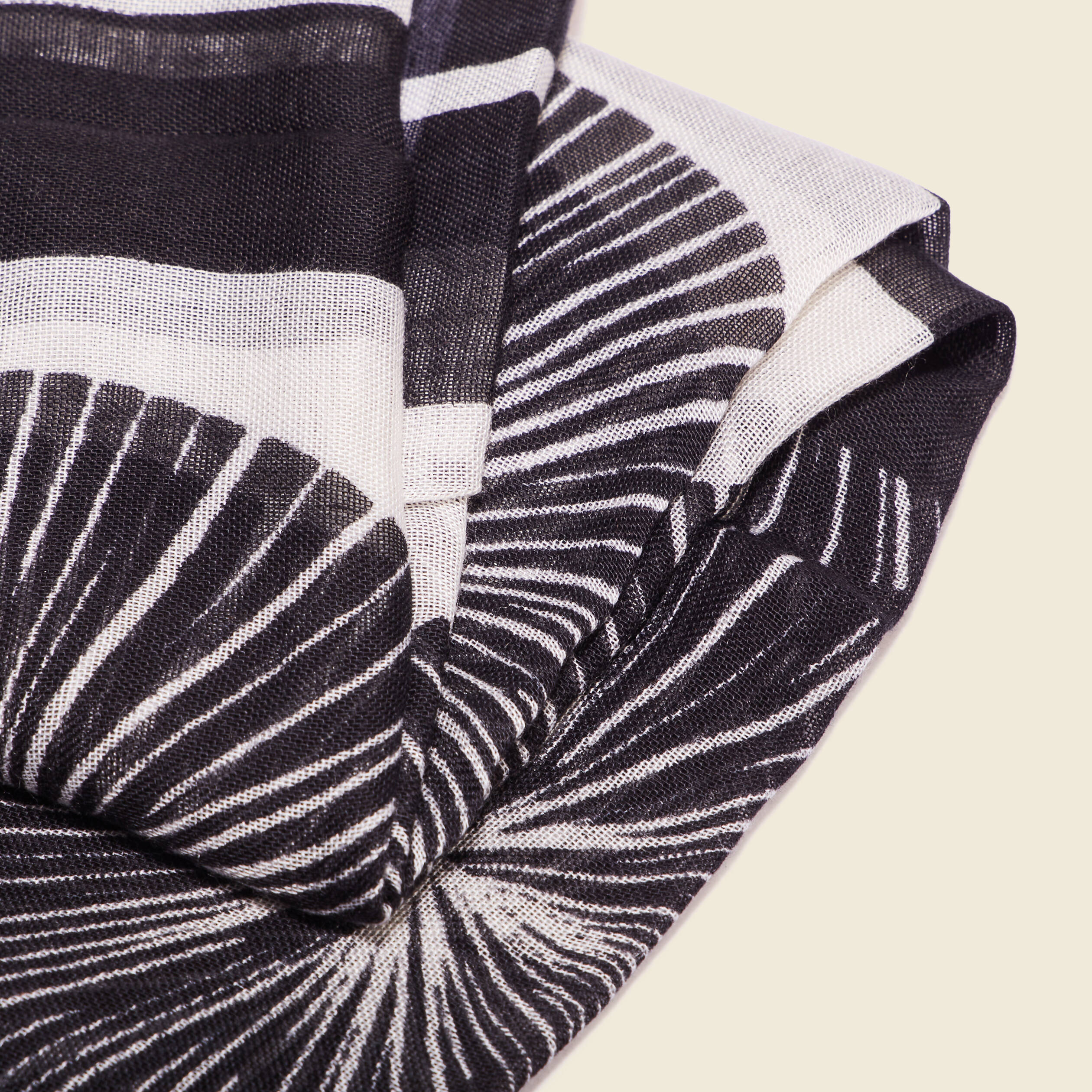 foulard noir femme Foulard noir femme